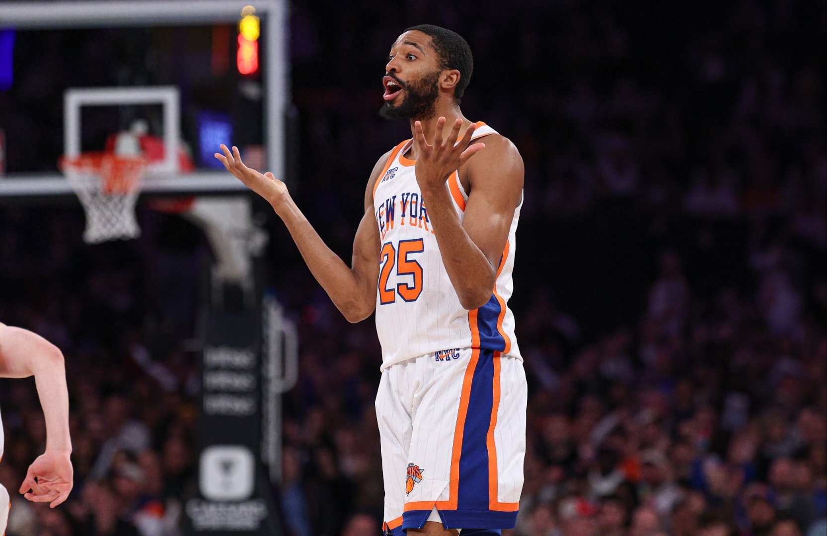 尼克斯大胜篮网,取得系列赛领先 尼克斯大胜篮网,取得系列赛领先